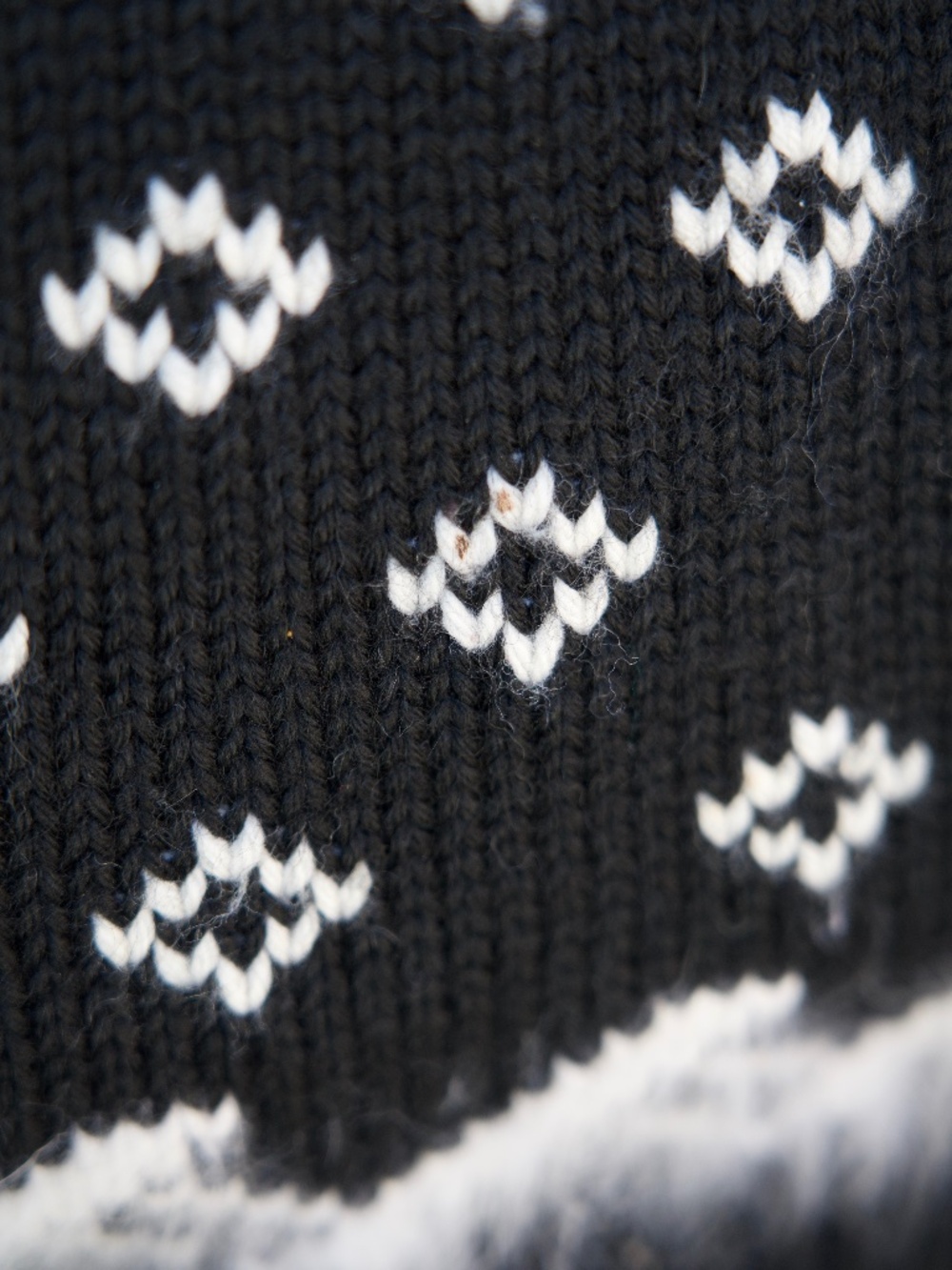 Vintage Wool/Angora Blend Hand Knit Fair Isle Black/White Ski Sweater Woman's S - Picture 17 of 17